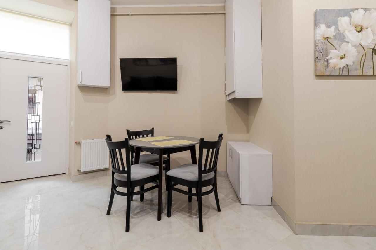 Ferienwohnung Luxury Flat In Downtown 2 Lemberg Exterior foto
